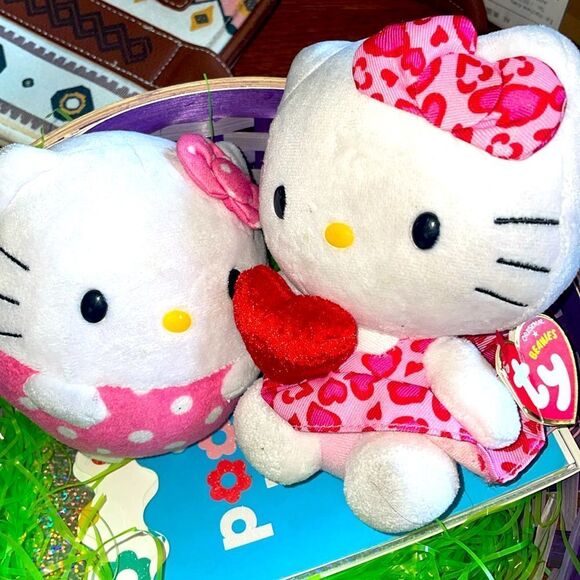 Hello Kitty Beanie Baby Bundle of 2 NEW! SOLD OUT AND COLLECTED NEW! - Picture 1 of 1